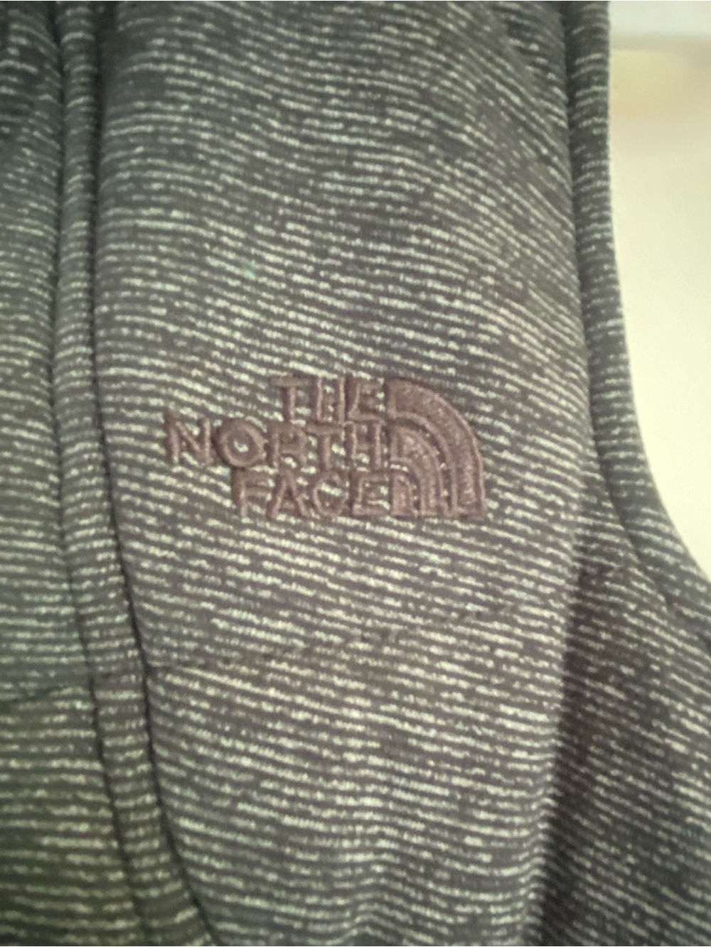 THE NORTH FACE PSEUDIO HEATHER GREY QUILTED VEST - Picture 4 of 16